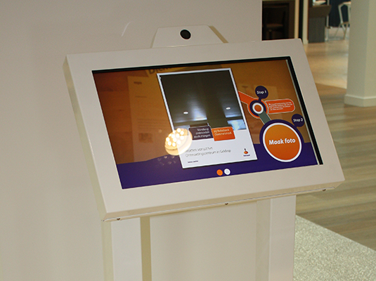 A Brickz.tv
                            powered Rabobank screen to put yourself on the cover of a magazine